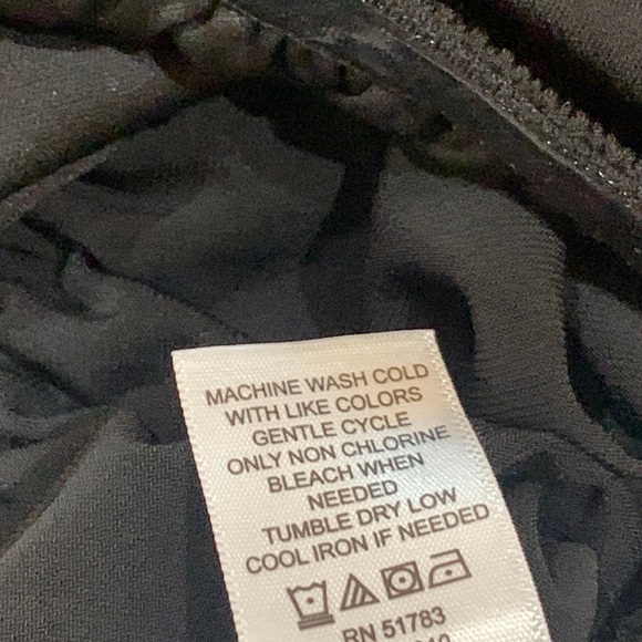 NWT Maurices Black Sleeveless Stretch Split Leg Jumpsuit Sz M - Picture 10 of 10